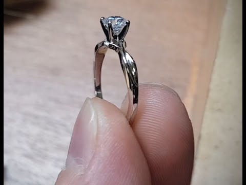 Creación de anillo de compromiso en oro blanco